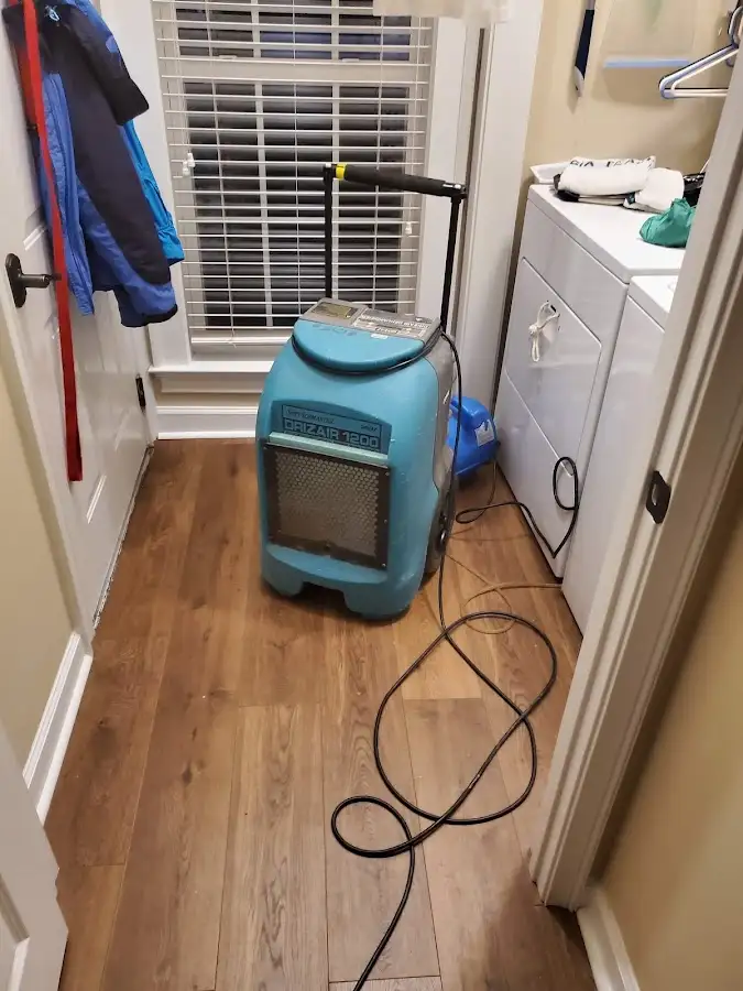 Commercial dehumidifier deployed for Crawl Space Restoration in Oakmont